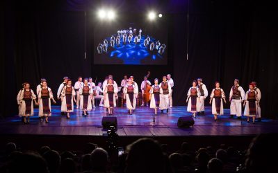 Ansamblul „Flori din Maramureş” pe marea scenă din Sibiu